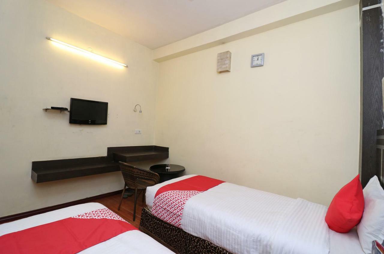 Oyo 22034 Hotel Kanisshk International Rourkela Exteriör bild